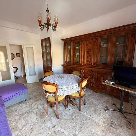 Casa Solare Al Mare 아파트 *